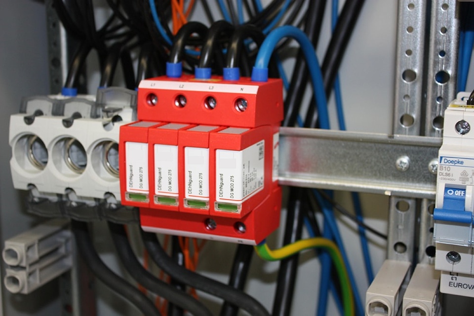 U berspannungsschutz bei Elektro Uscioletti in Ketsch